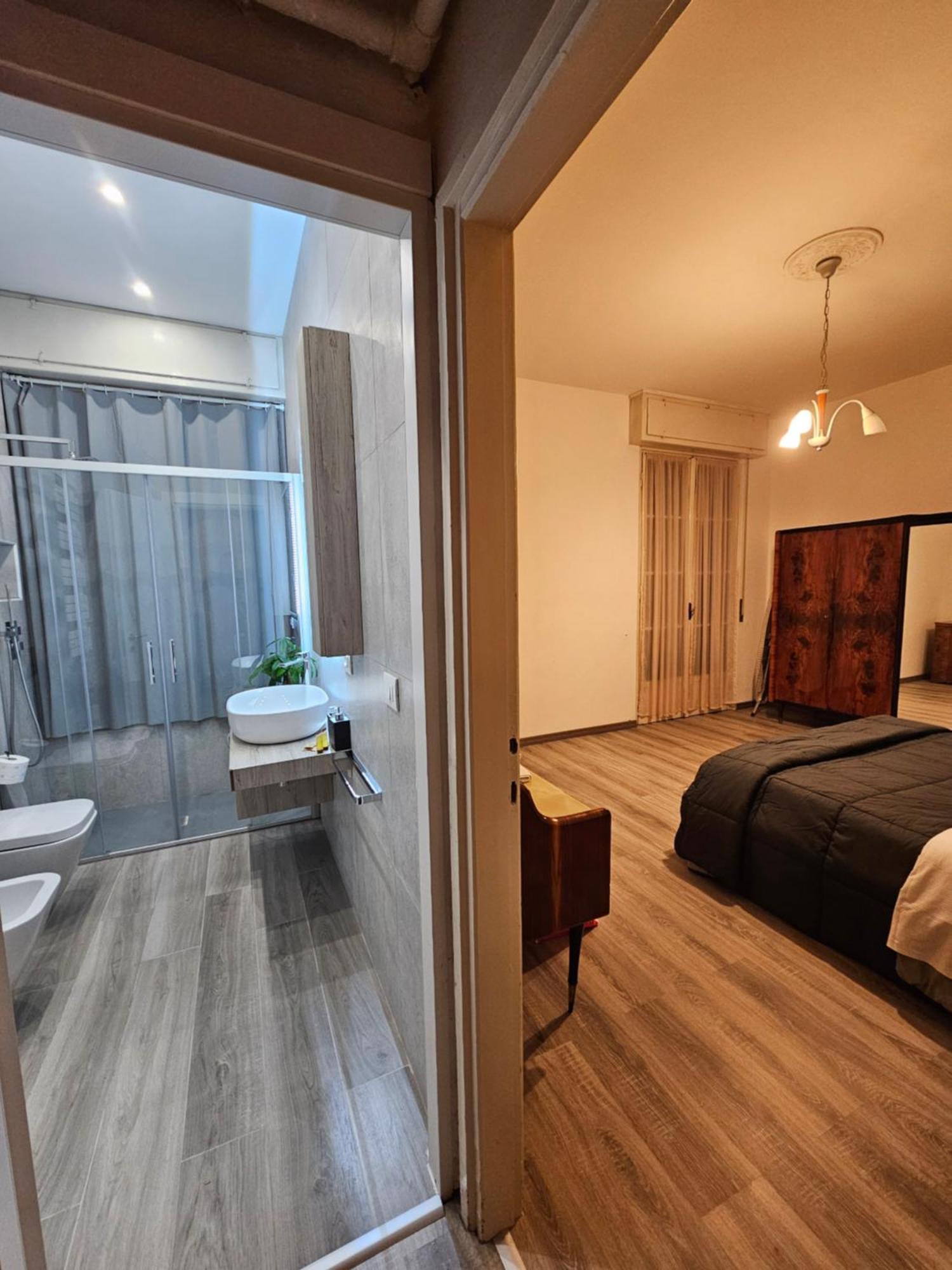 Casa Sara Como Lake Parcheggio Interno Privato Cernobbio Exteriör bild